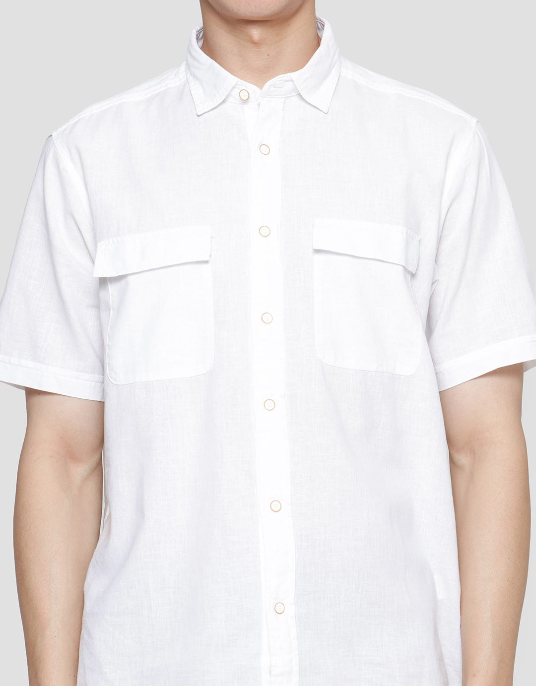Lois Plain Look Double Pocket Kemeja Pria