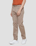 Lois Solid Washed Celana Chinos Pria