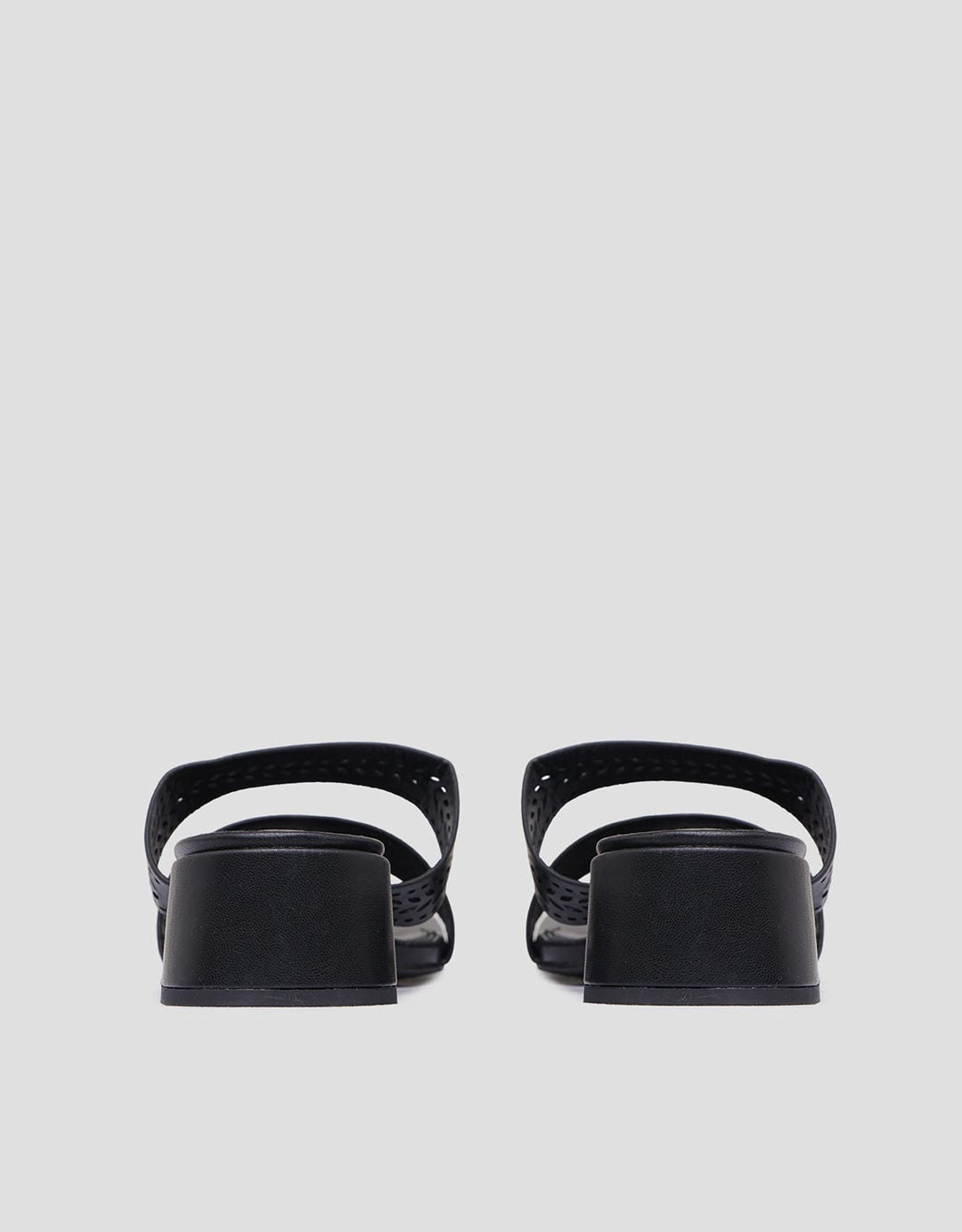 Connexion Rnss53 Lasser cut Slipper Sandal Wanita