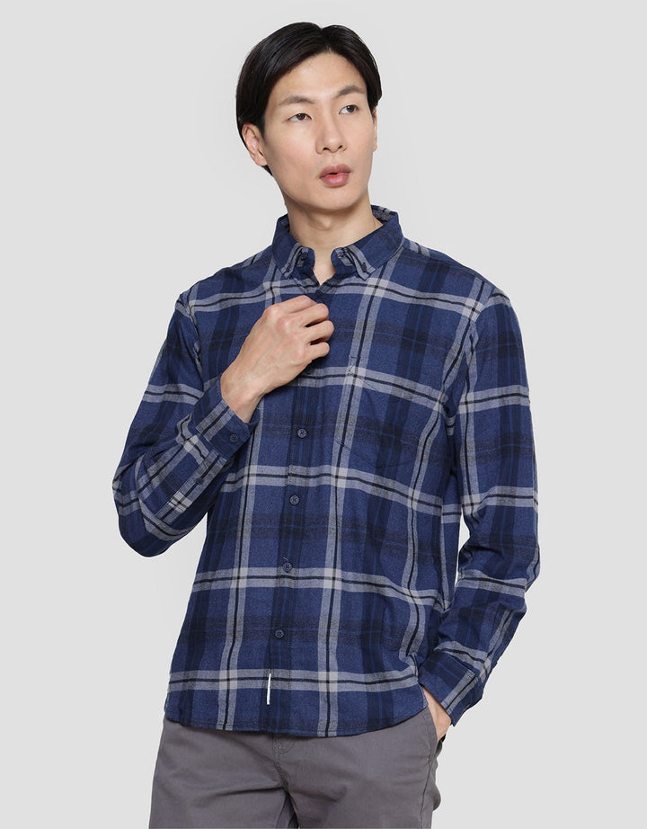 Triple Nvy Kemeja Flanel Slim Fit Pria