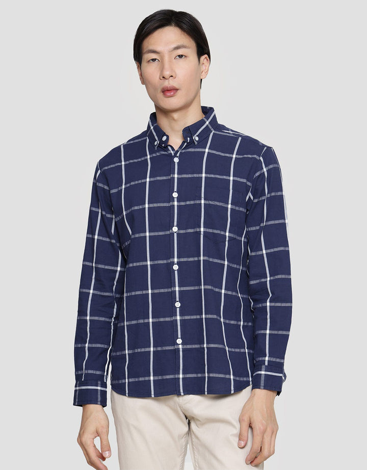 Triple Medium Plaid Motif Kemeja Flanel Slim Fit Pria