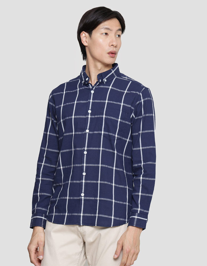 Triple Medium Plaid Motif Kemeja Flanel Slim Fit Pria