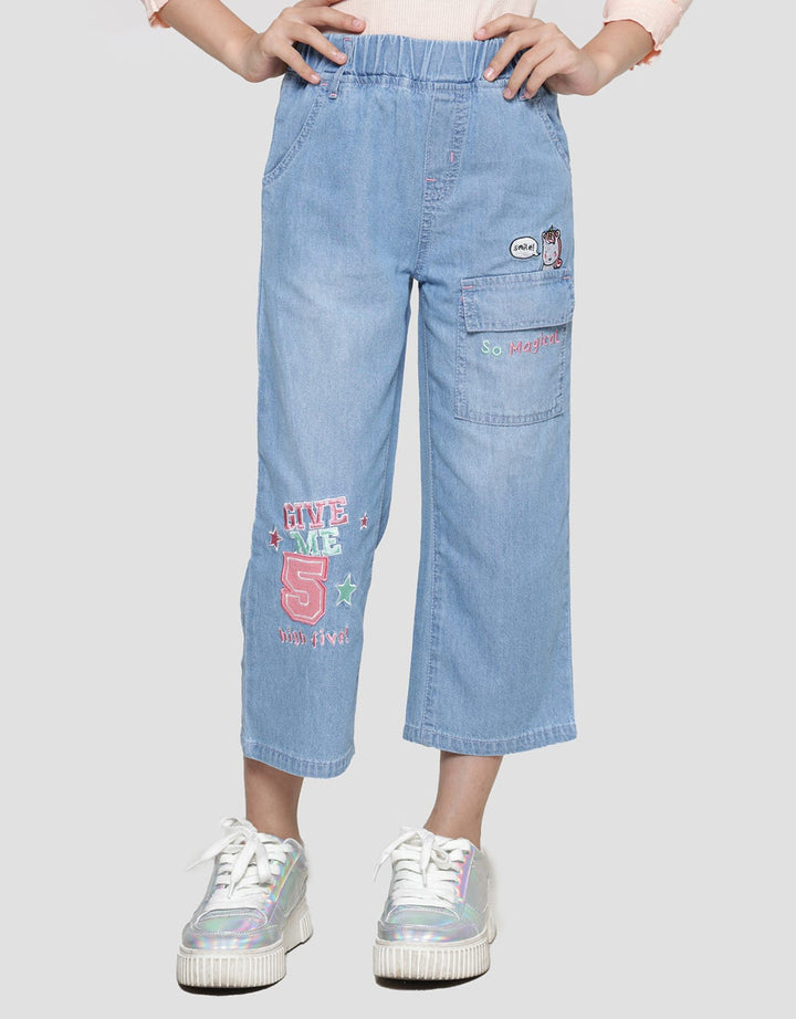 Little M Varsity Bordir Handuk Kantong Celana Panjang Denim Anak Perempuan
