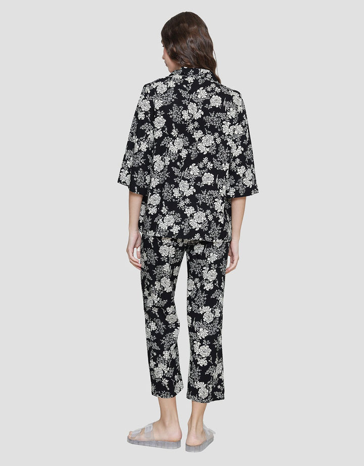 St. Yves Madie Flower Baju Tidur Set Wanita