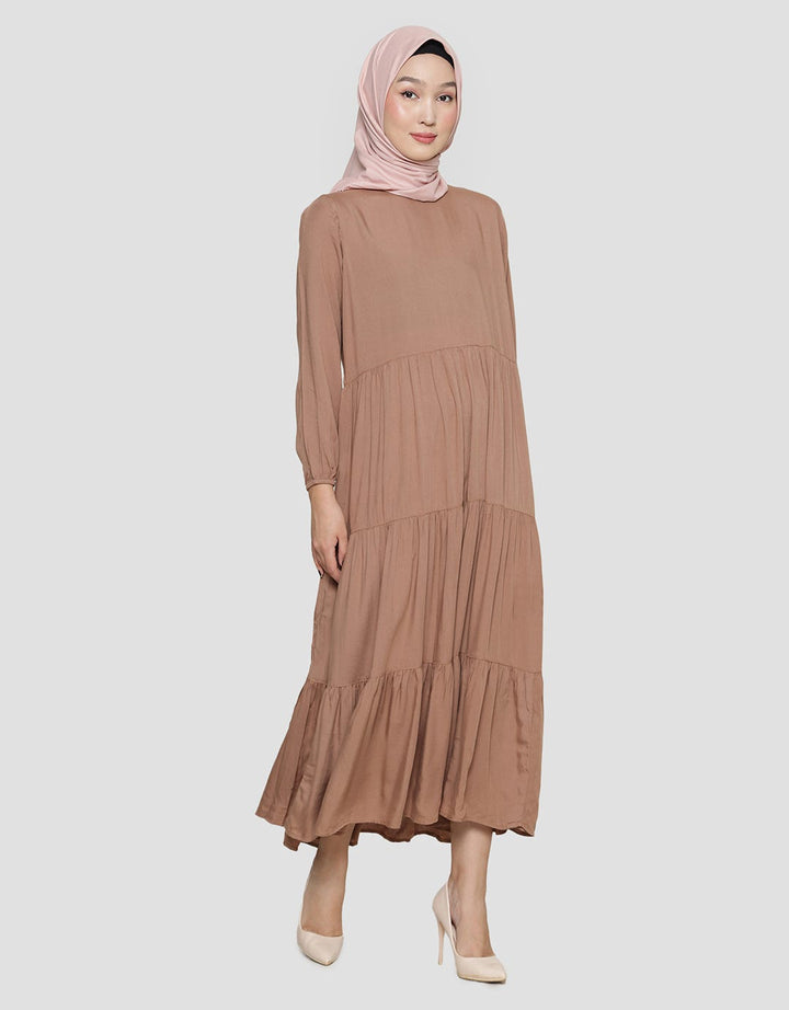 Annisa Rneck Tiered Rayon Maxi Dress Wanita