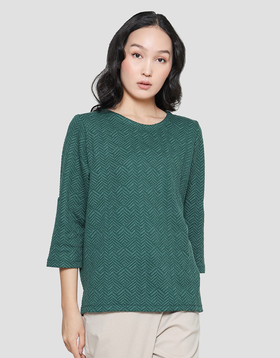 St. Yves Text Knit Kaos Wanita