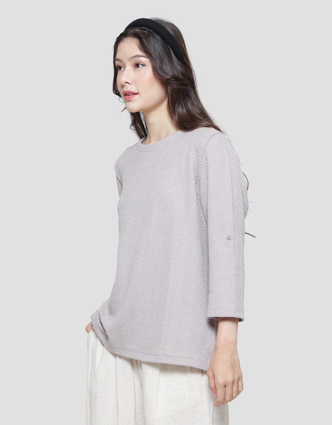 St. Yves Text Knit Kaos Wanita
