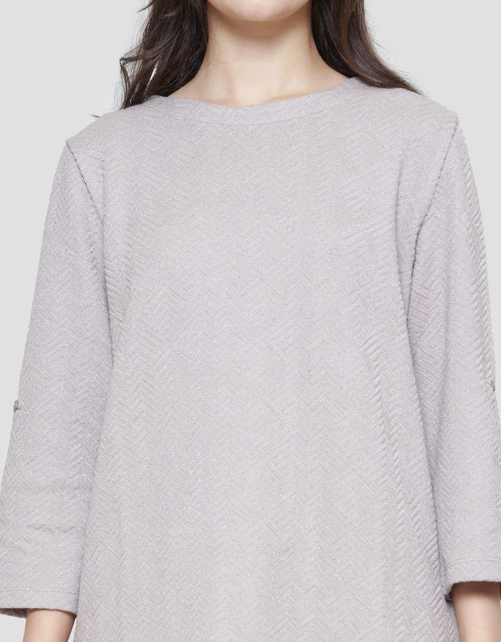 St. Yves Text Knit Kaos Wanita