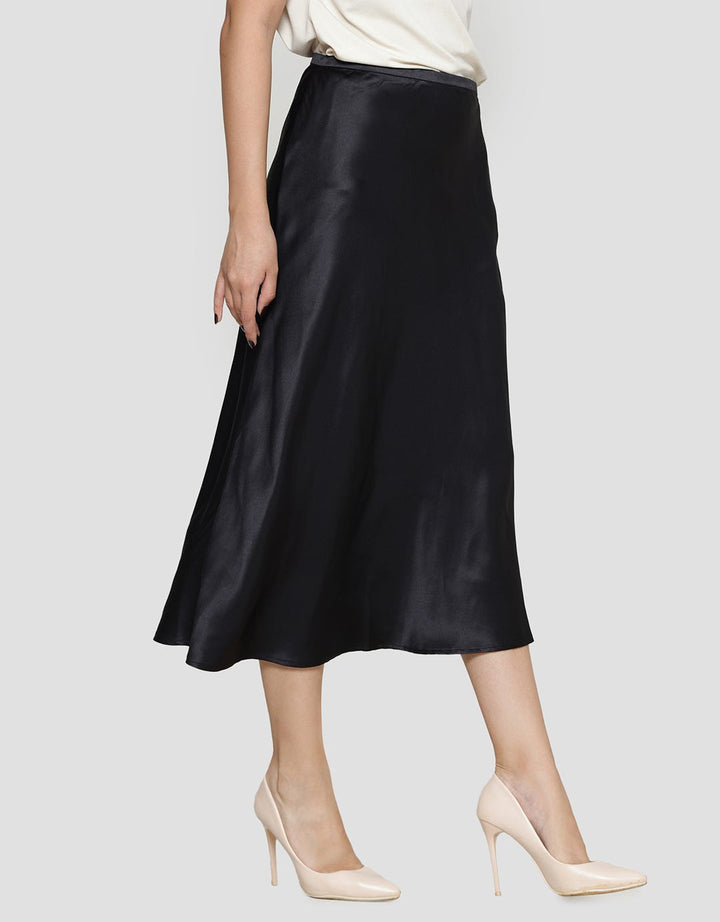 Connexion Long Flare Saten Rok Maxi Wanita