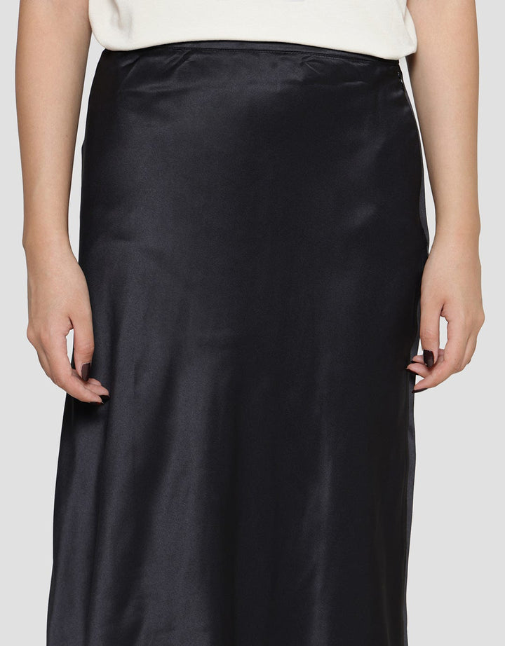 Connexion Long Flare Saten Rok Maxi Wanita