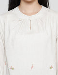 Connexion O Neck Embro Blouse Wanita