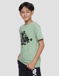 Nevada Man Play Soccer Kaos Anak Laki-laki