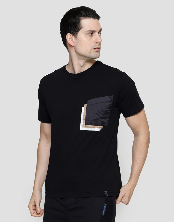 Riko Fit London Men's Short Sleeve T-Shirt Patch Pocket Details