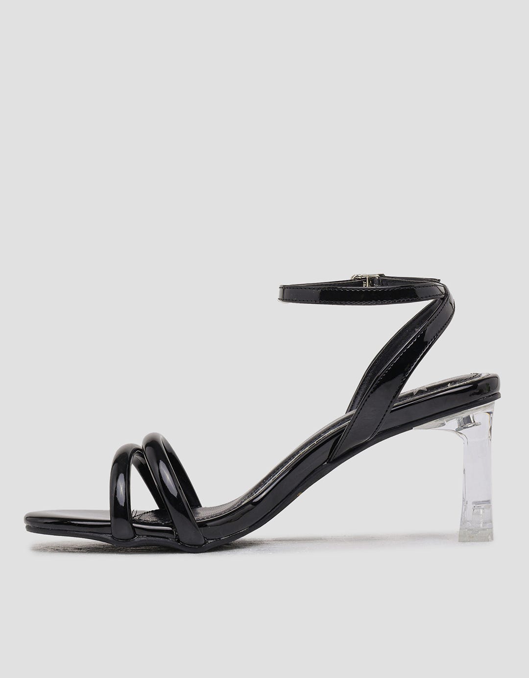 Yongki Komaladi Kyl Sandal Heals Wanita
