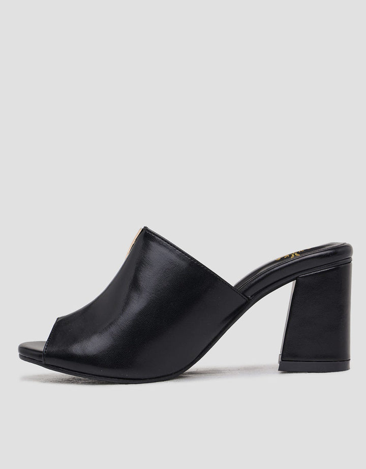 Yongki Komaladi V Design Sandal Heels Wanita