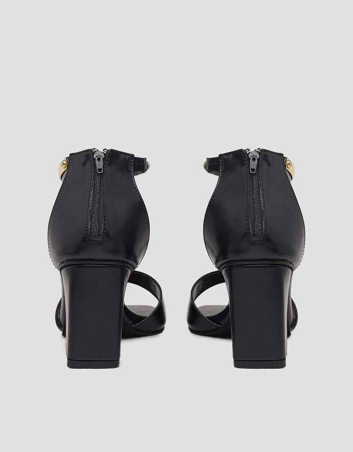 Yongki Komaladi Zipper Back Sandal Heals Wanita