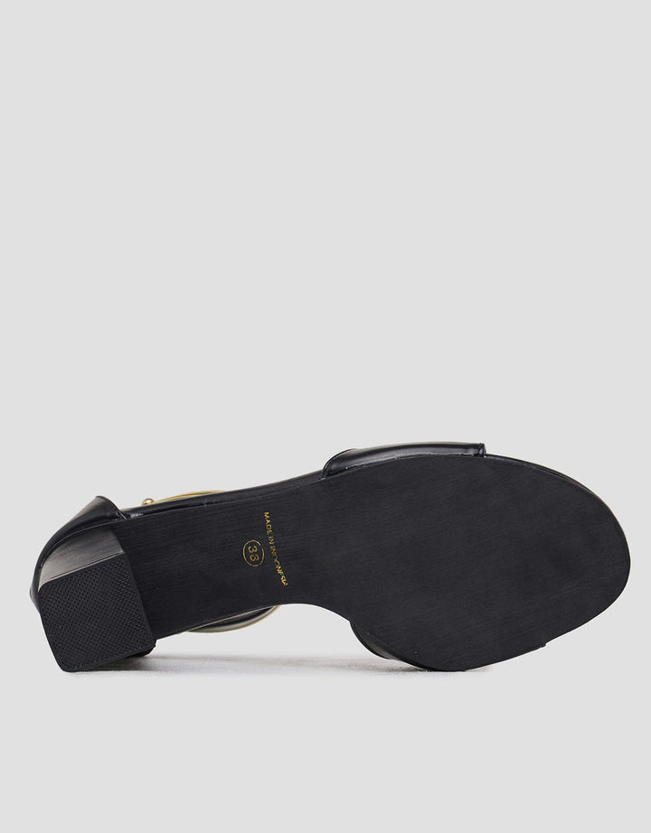 Yongki Komaladi Zipper Back Sandal Heals Wanita