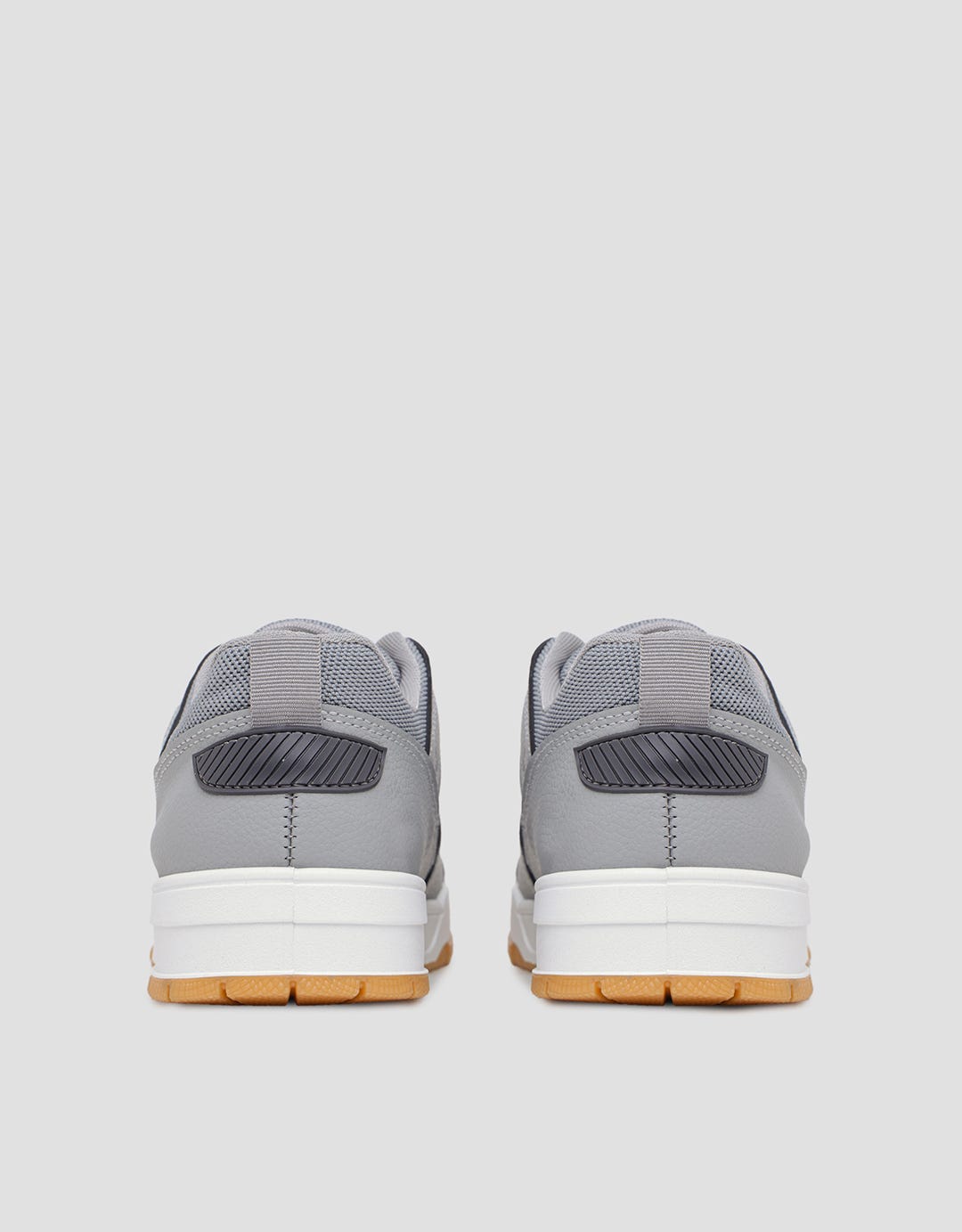 Yongki Komaladi Trendy Look Men's Sneakers Shoes
