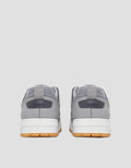 Yongki Komaladi Trendy Look Sepatu Sneakers Pria