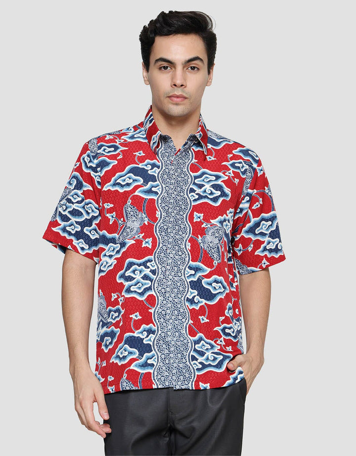 Arjuna Weda Hem Regular Fit Batik Mega Mendung Kupu Kemeja Batik Pria