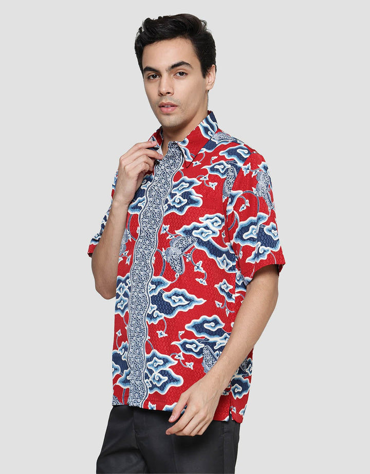 Arjuna Weda Hem Regular Fit Batik Mega Mendung Kupu Kemeja Batik Pria