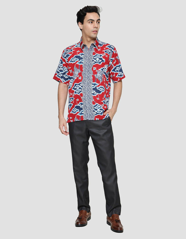 Arjuna Weda Hem Regular Fit Batik Mega Mendung Kupu Kemeja Batik Pria