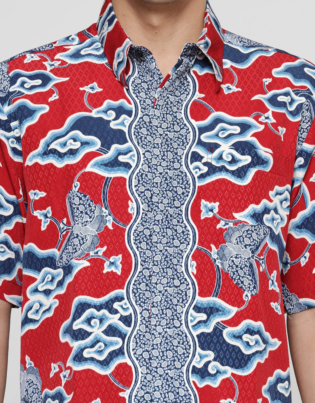Arjuna Weda Hem Regular Fit Batik Mega Mendung Kupu Kemeja Batik Pria