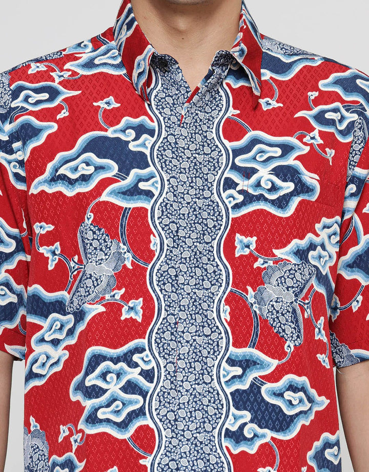Arjuna Weda Hem Regular Fit Batik Mega Mendung Kupu Kemeja Batik Pria