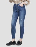 Details Ripped Finish Celana Denim Wanita