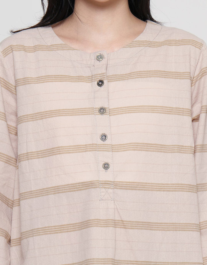 Expand Yola Women's Blouse