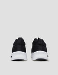 Yongki Komaladi Slip On Sepatu Sport Pria