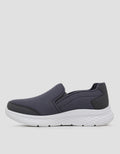 Yongki Komaladi Slip On Sneakers Pria