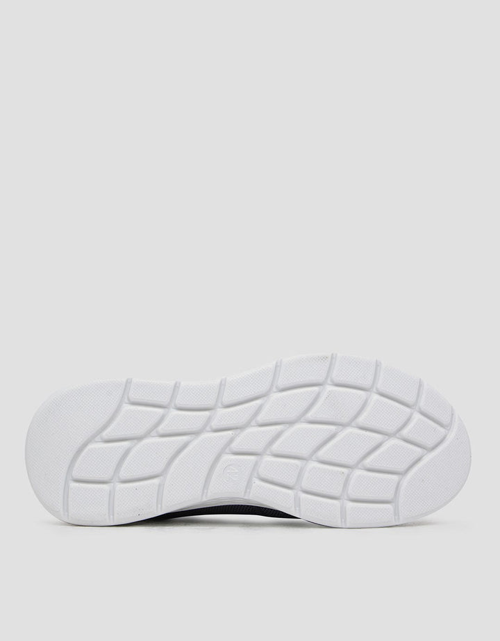 Yongki Komaladi Slip On Sneakers Pria
