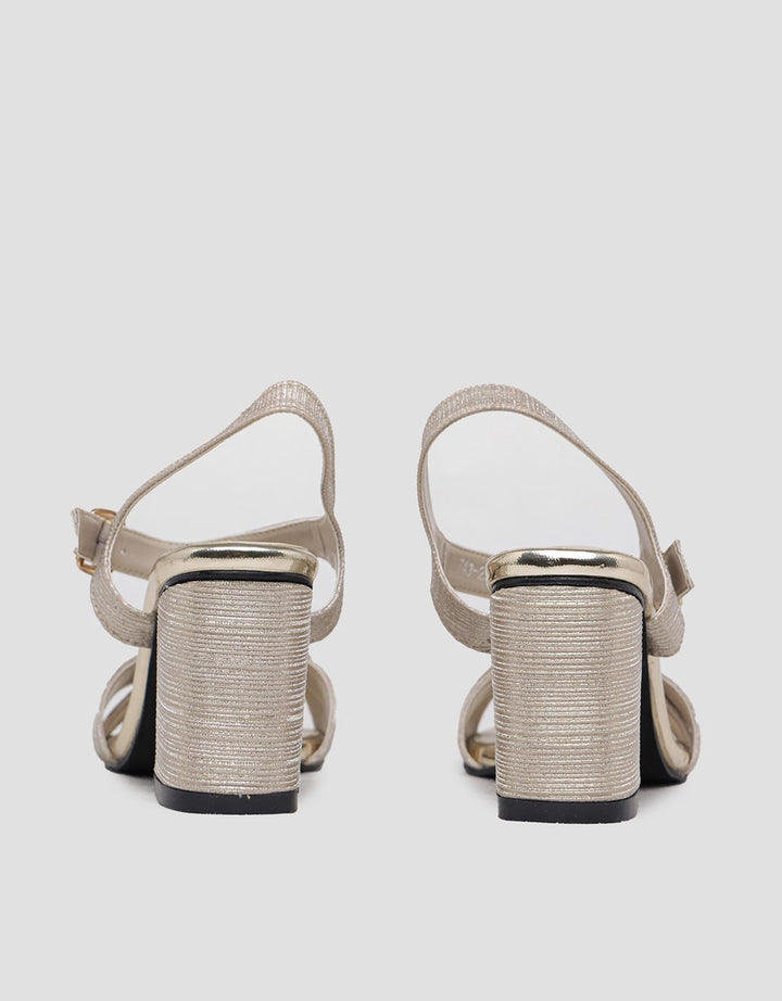 Yongki Komaladi Elegan Sandal Heels Wanita