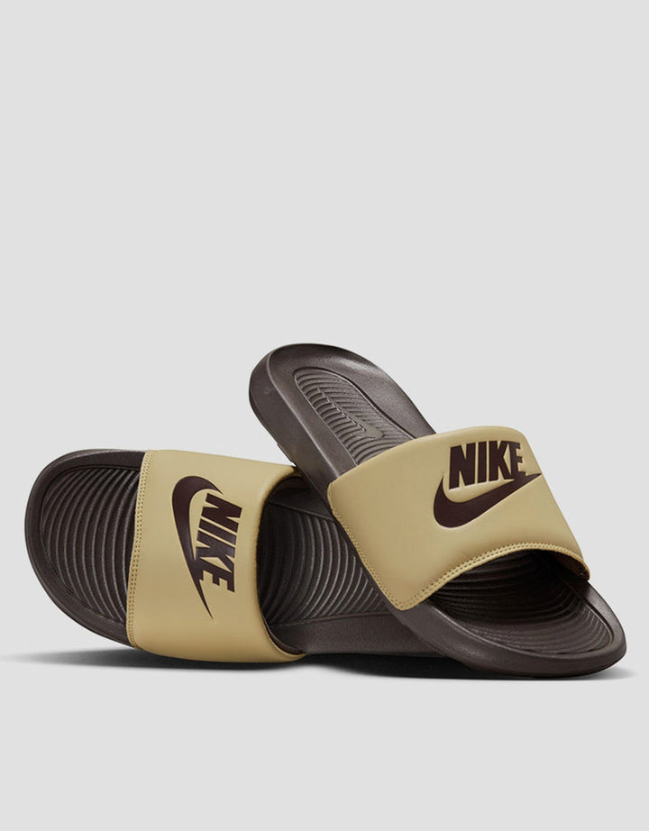 Nike Victori One CN9675-701 Sandal Slider Pria
