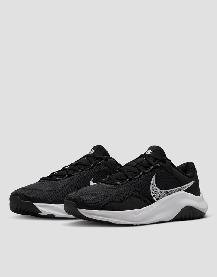 Nike Legend Essential 3 Next Nature Sepatu Pria