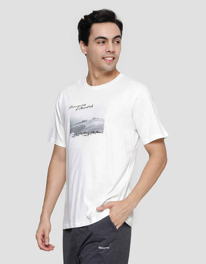 Nevada Photoprint With Puff Wording Kaos Lengan Pendek Pria