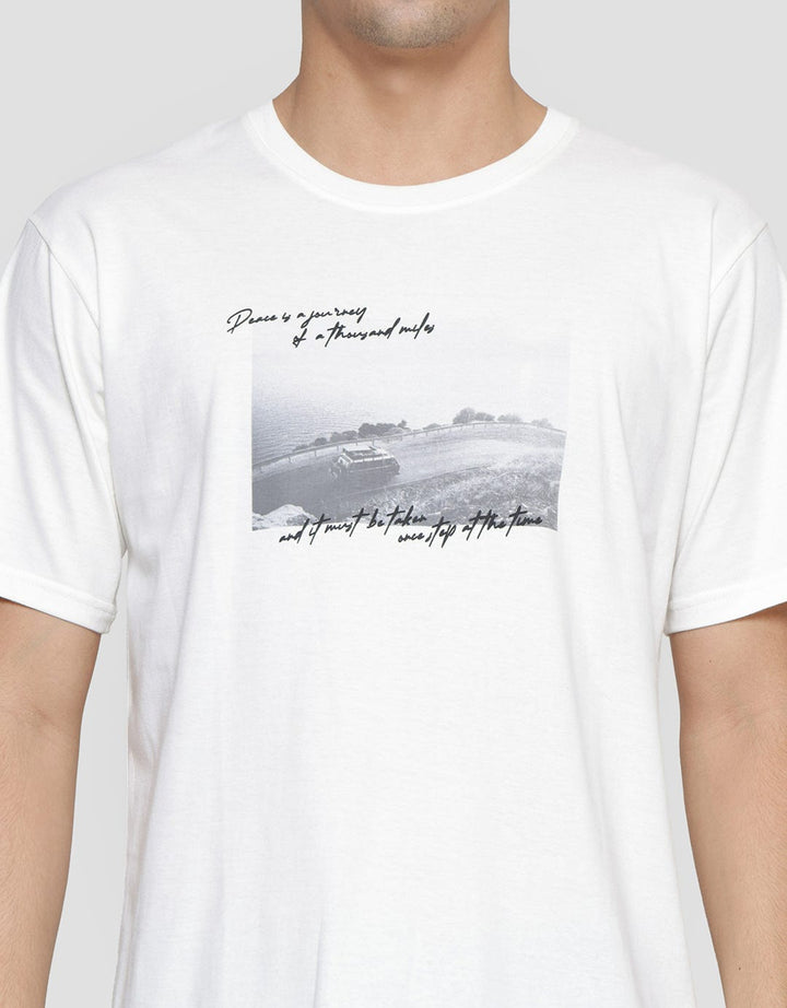 Nevada Photoprint With Puff Wording Kaos Lengan Pendek Pria