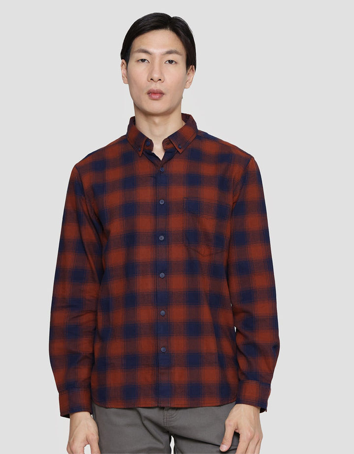 Triple Kemeja Flanel Slim Fit Pria