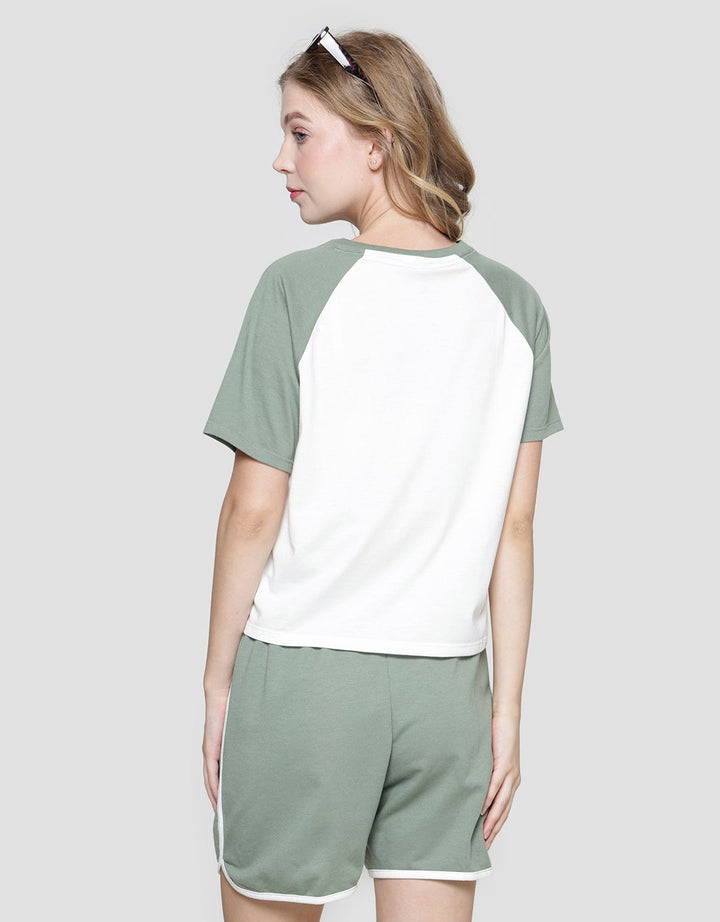 Disney Winnie The Pooh Kaos Raglan Wanita