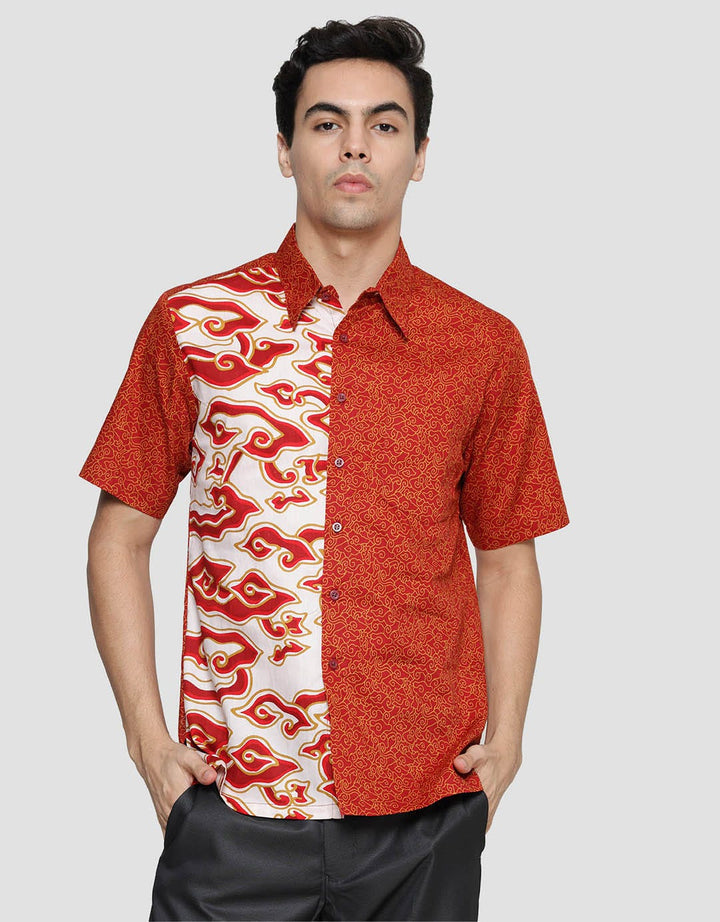 Arjuna Weda Hem Body Fit Batik Mega Mendung Kemeja Batik Pria