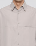 Details Pocket Crepe Kemeja Pria