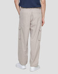 Details Woven Cargo Canvas Ricky Fit Celana Panjang Pria