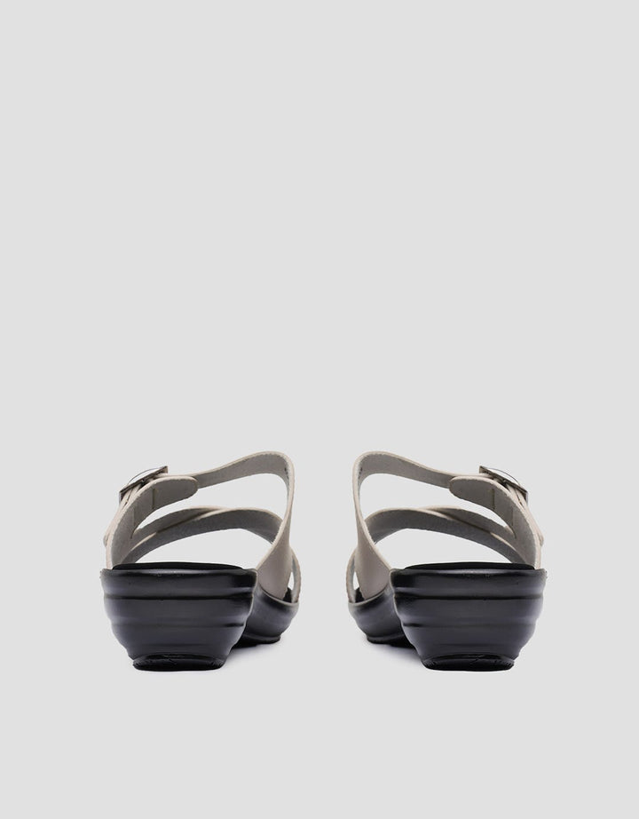 St. Yves Sawadd03 Women's Slipper Sandals