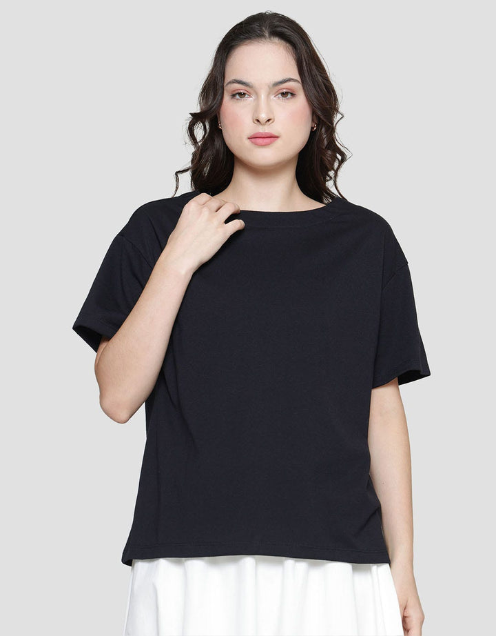 St. Yves Boat Neck Solid Kaos Wanita