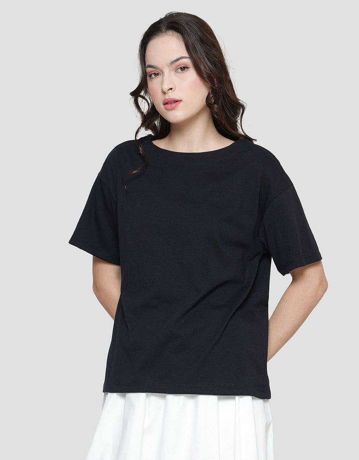 St. Yves Boat Neck Solid Kaos Wanita