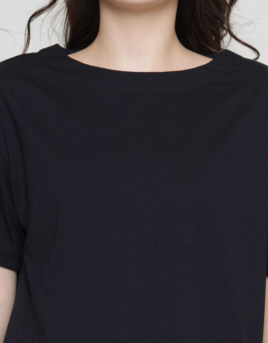 St. Yves Boat Neck Solid Kaos Wanita
