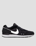 Nike Venture Runner Sepatu Lari Pria