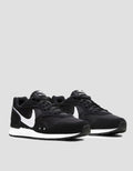 Nike Venture Runner Sepatu Lari Pria