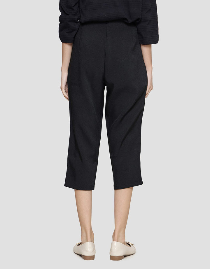 St. Yves Capri Front Pleats Celana Wanita
